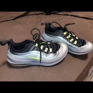 Very gently used Nike Air Max Youth size 2